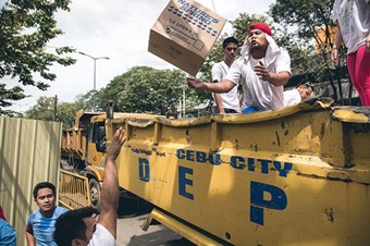 Yardımlar ulaştı yüzler gülüyor