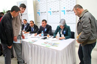 İşsiz vatandaşlar işverenle buluştu