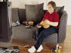 Kış aylarında televizyon seyrederken şişmanlamayın