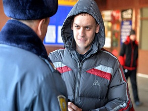 Durakta sigara içene 90 dolar ceza