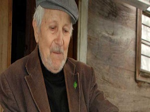 20 yıldır kar suyu içiyor