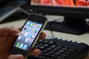 Üniversite öğrencileri akıllı telefon bağımlısı çıktı