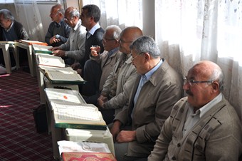 70 yaşından sonra Kur'an okumayı öğrendiler