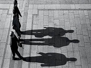 Rabbinin gölgeyi nasıl uzattığını görmedin mi?