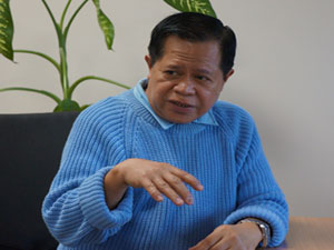 Filipinli profesörden yardım çağrısı