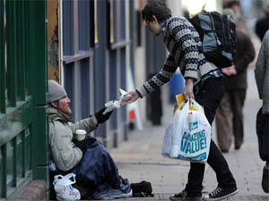 İngiltere'de açlık neredeyse iki kat arttı