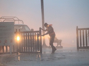 Norveç'teki fırtınada yüzlerce insan yaralandı