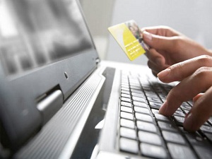 İnternetten telefon aldı bakın ne geldi?