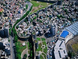 Çözüm sürecine destek için yatırım yapıyor