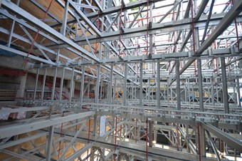 İzmir'de yapılan tam otomatik katlı otoparkın yarısı tamamlandı