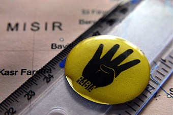 Rabia işaretli cetvel için gözaltı