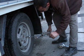Yol güvenliği için kış lastiği hayati önem taşıyor