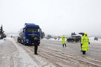 Kış lastiği zorunluluğu pazar günü başlıyor