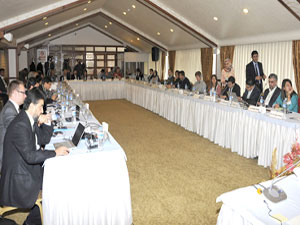 İnsan hakları dinden ayrı ele alınamaz