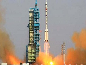 Çin, Ay'a ilk keşif aracını yolladı