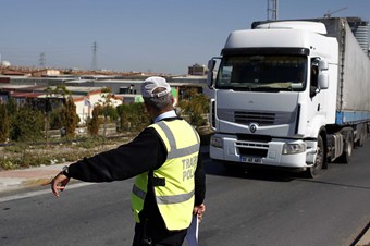 Trafik zabıtaları egzoz pulu denetimi yapacak