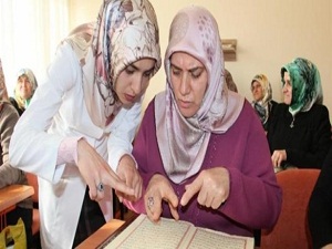 Önce işaret dili sonra Kuran öğreniyorlar