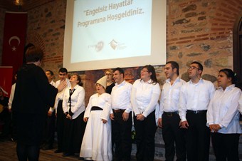 Engellerini ilahi ve sema ile aştılar