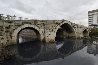 Sinan'ın 5 asırlık köprüsünü önce sel sonra ihmal vurdu