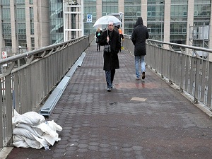 Üst geçitlerde 'tuzlu' önlem