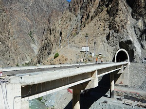 Türkiye'nin en yüksek barajına adım adım