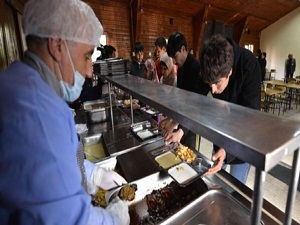 Çağrıyı duyan kampa koştu