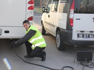 650 bin aracın egzoz denetimi tek araçla yapılıyor