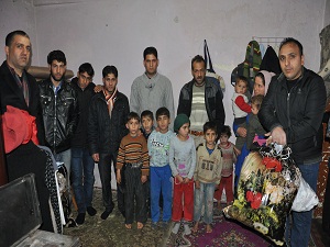 Muşlu esnaflar Suriyeli ailelere yardım elini uzattı