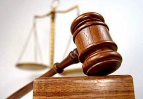 Duruşmaya Başörtülü Girdi Ve...