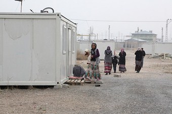 Konteyner kentten evlere çıkmayı reddettiler