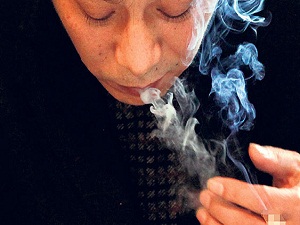 Dünyanın 7'de 1'i sigara içiyor