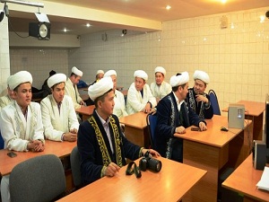 Kazak imamlar online eğitim alıyor