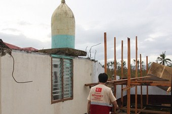 Tayfunun yıktığı camileri Diyanet yapacak