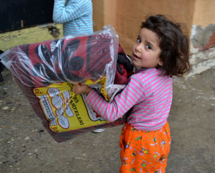 Her Evden Bir Battaniye Kampanyası Çığ Gibi Büyüyor