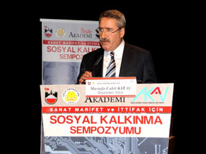 Cehalet, fakirlik ve ihtilafla mücadele ediyoruz