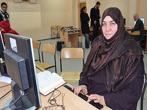 58’inde üniversite sınavına girdi, kızını 100 puanla geçti