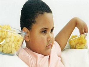 Obez çocuğa, 'kilo verebilirsin' deyin