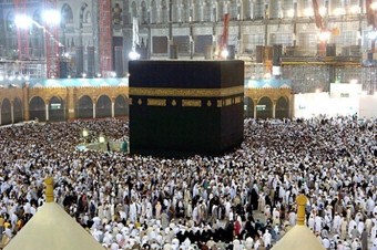 Müslümanlar Kabe'ye akın etti