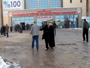 Hastalar elektrikli battaniye ile ısınıyor