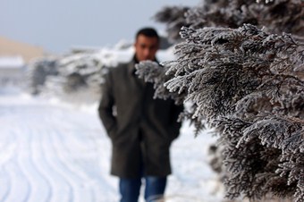 Ağrı'da araçlar donmasın diye gece çalışır vaziyette bırakılıyor