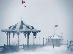 Kanada'da yüz binlerce kişi elektriksiz kaldı