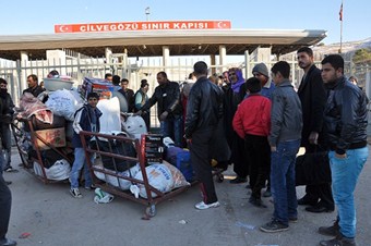 Üç sınır kapısı Suriyelilerin can damarı