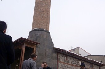 Restorasyonu tamamlanan Kasımpaşa Camii ibadete açıldı