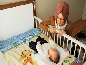 Çocuk, mahremiyet eğitimi için odasında uyumalı