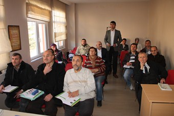 Osmanlıca dil kursu sayesinde tarihi öğreniyorlar