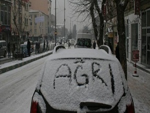 Kars ve Ağrı eksi 25'i gördü