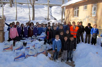Kimse Yok Mu Hizanlı öğrencilere sahip çıktı