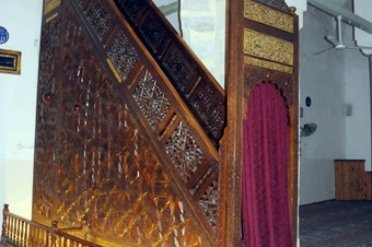 Manisa Ulu Cami'nin minberi, ahşap oymacılığının şaheseri