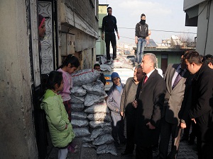 Suriyeli 7 bin 500 aileye, kömür dağıtıldı