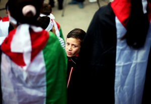 Esed, Suriye'deki Filistin mülteci kampına da zalim